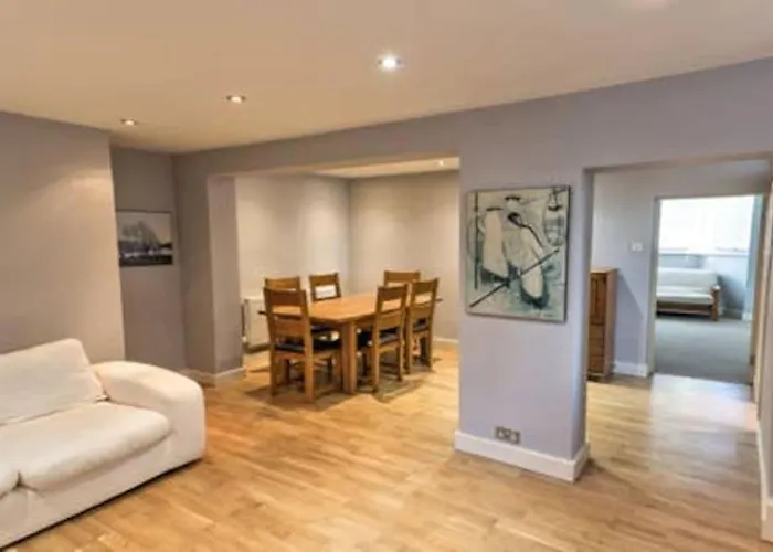 Charming Apartment In Deal Near The Beach & Town