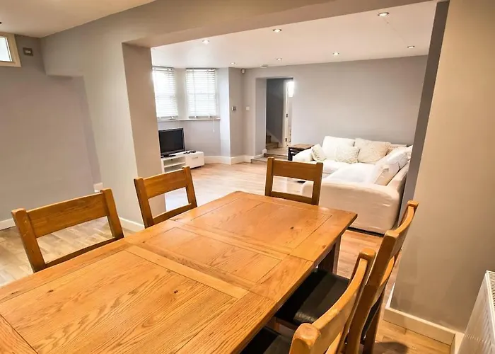 Charming Apartment In Deal Near The Beach & Town