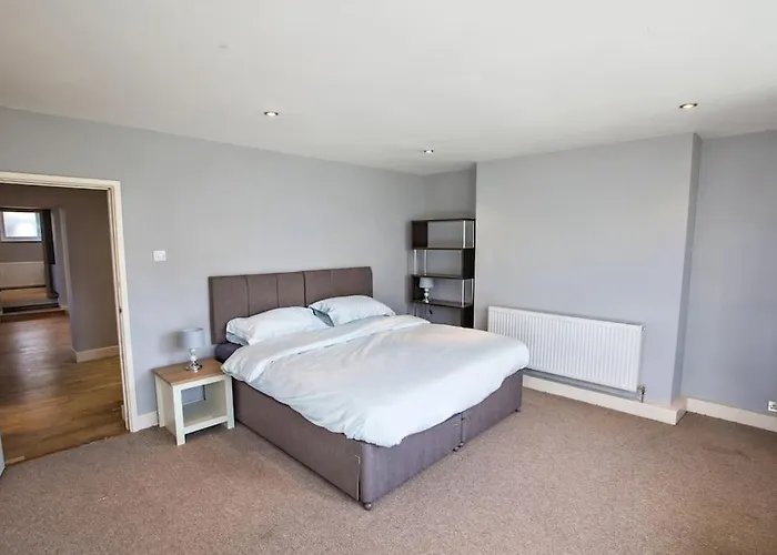 Charming Apartment In Deal Near The Beach & Town